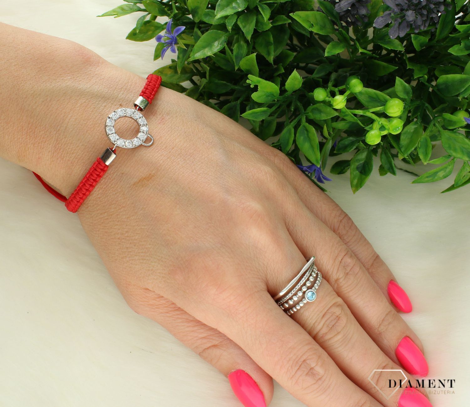 Srebrna bransoletka damska 925 na czerwonym sznurku z kółkiem w cyrkoniach AP012-0146 APART. Srebrna bransoletka damska. Bransoletka srebrna na sznureczku. Bransoletka na czerwonym sznureczku na prezent. Bransoletka z kółeczkiem w cy.jpg